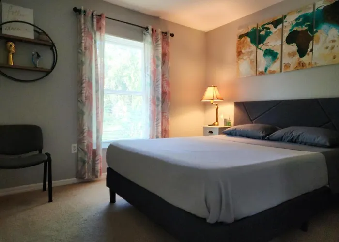 Private Room In Quiet Neighbourhood